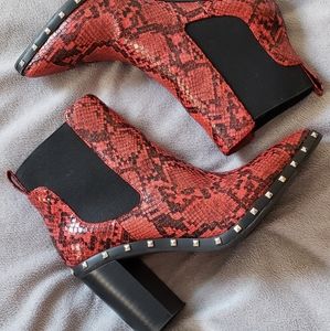 Charles David Dodger Chelsea Boot- Red